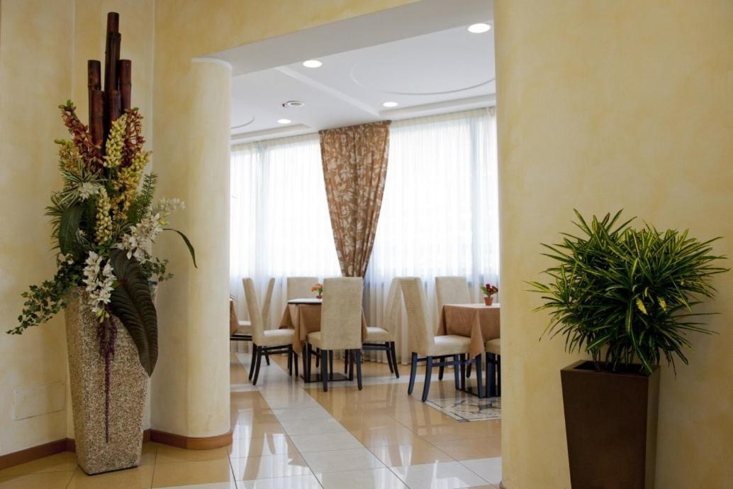 Hotel Palm Beach B&B Sea View Rimini Dış mekan fotoğraf